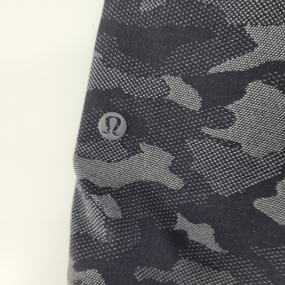 Lululemon Surge Shorts Mens Small Gray Camo Mesh Athletic Running Drawstring - Picture 3 of 5